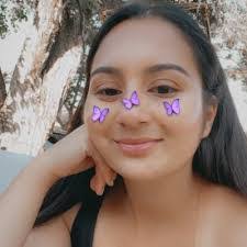 Kiana Lowe's Instagram, Twitter & Facebook