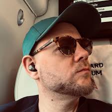 A 'mute shoot' with KD Lang 1997.  https://www.youtube.com/watch?v=-_TyzPt3avE Another Fred and Harry  production. 🧡 Follow our channel here:  https://www.youtube.com/@fredandharryborden Thanks to the Observer Life  Magazine. 💫🙏 @followers