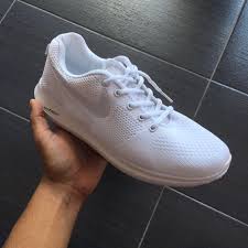Bagi penggemar kasut mesti kenal punya mamat 'b53'. Kasut Sneaker Putih Men S Fashion Footwear Sneakers On Carousell