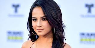 El nombre de la hermana pequeña de la cantante urbana es stephanie gomez y siempre ha apoyado a becky en su carrera artística. Emisoras Unidas La Hermana De Becky G Tambien Canta
