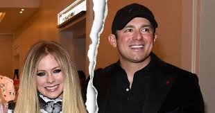 Phillip sarofim was born in united states and is currently 35 years old. Avril Lavigne Billionaire Boyfriend Phillip Sarofim Split After 1 Year
