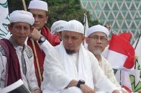 Menggetarkan hati, mengenang ceramah arifin ilham | ustadz arifin ilham подробнее. Beredar Video Jenazah Ustaz Arifin Ilham Senyum Dengan Wajah Berseri Matamata Com