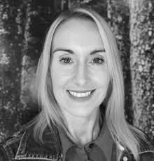 Samantha Currie's Instagram, Twitter & Facebook