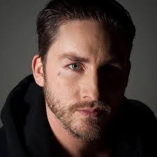 Jesse Moss's Instagram, Twitter & Facebook