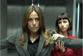 Il set si è tenuto nella cittadina toscana nella giornata di venerdì 4 gennaio, e sono state coinvolte piazza duomo (nella mattina) e piazzale michelangelo (nel pomeriggio). La Casa Di Carta I Guadagni E Il Contagio Da Covid 19 Tiscali Spettacoli