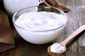 Yogurt: proprietà, benefici, valori nutrizionali, uso e ...