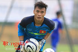 Thủ môn bùi tiến dũng sinh năm 1997, hiện là thủ môn cho u23 việt nam, đang khoác áo clb flc thanh hóa xem ảnh bùi tiến dũng bùi tiến dũng (sinh ngày 28 tháng 2 năm 1997 tại xã phúc thịnh, huyện ngọc lặc, thanh hóa) là cầu thủ bóng đá chuyên nghiệp việt nam đang thi đấu trong màu. Thá»§ Mon Bui Tiáº¿n DÅ©ng Sáº½ Trao Giáº£i Cáº§u Thá»§ Xuáº¥t Sáº¯c Nháº¥t Tráº­n Anh Gáº·p