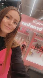 Available esthetician at Sephora Brow Bar