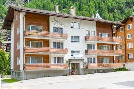 Spend your winter and summer holiday in quiet, familiar surroundings. Haus Fortuna Roland Burgener Ferienhaus Fortuna In Saas Balen