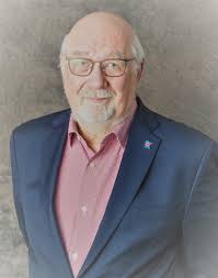 From Army Correspondent to Red Cross Volunteer