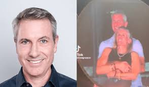 Atriz da RedeTV, Amanda França exibe o shape em campanha de lingerie