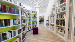 Wir fertigen jedes möbel für ihre bibliothek im wohnzimmer von grund auf nach ihren persönlichen wünschen und vorstellungen sowie millimetergenau für ihre. Moderne Bibliothek Das Offentliche Wohnzimmer Landkreis Munchen Sz De
