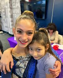 Lilly Downs's Instagram, Twitter & Facebook