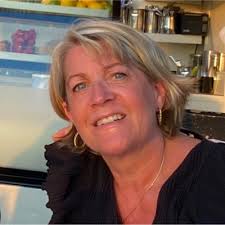 Måske har jeg været heldig, men jeg er sikker på, at de bryllupper jeg har  deltaget i over de sidste fire år har givet mig et godt netværk og god  ballast i