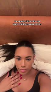 Swifties LiveBeam Community: Meet Other Fans and Enter Giveaways!