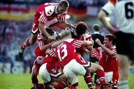 3 uger med masser af god fodbold, og et dansk kvindelandshold i hopla. Nostalgisk Foto Serie Fra Em Sejren I 1992 Herning Folkeblad