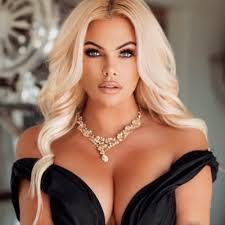 Kourtney Reppert's Instagram, Twitter & Facebook