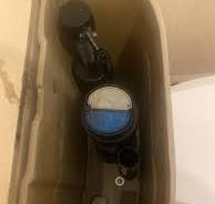A bóia da minha caixa de descarga não sobe, o vaso sanitário ...