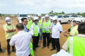 Pengerusi parti amanah negara sarawak, mohamad fidzuan zaidi berkata belanjawan 2020 kerajaan negeri sarawak yang diumumkan semalam merupakan langkah terdesak kerajaan negeri di bawah gabungan parti sarawak (gps)meraih sokongan rakyat di negeri ini yang semakin menurun. Timbalan Setiausaha Kerajaan Negeri Sarawak Lawat Projek Pembangunan Di Limbang Kuching Kampung Heritage
