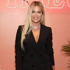 Khloé kardashian can make everything, from a wrap dress to gym clothes, chic. Khloe Kardashian Finally Shares Close Up Of That Diamond Ring E Online Deutschland