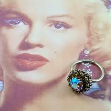 Antique, vintage, designer costume jewelry, fine precious Jewellery.