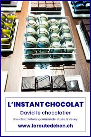 Fine lamelle de nougat enrobée de chocolat. David L Instant Chocolat Une Chocolaterie Extraordinaire La Route De Ben Boutique De Chocolat Orangettes Au Chocolat Plaques De Chocolat