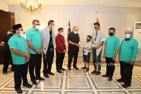 Visitors from kuching, malaysia can contact the embassy by phone: Handy Education Tablets For Palestinian Schoolchildren