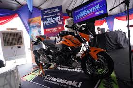 Tersedia dalam 3 pilihan warna dan 1 varian di indonesia. Topgear You Can Win A Brand New Kawasaki Z250 With Petron