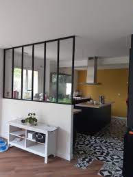 Dès lors que l'espace s'y prête, l'îlot central illumine la cuisine. Cuisine Avec Verriere Style Atelier Le Relecq Kerhuon Histoire D O
