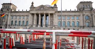 Die geplanten beschränkungen sorgen für heftige kritik. Bundestag Beschliesst Anderungen Am Infektionsschutzgesetz