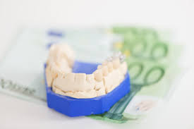 Eine zahnbehandlung brauchen viele von uns mindestens einmal im leben. Hoherer Zuschuss Fur Zahnersatz Von Der Krankenkasse Ab Oktober Expressi De