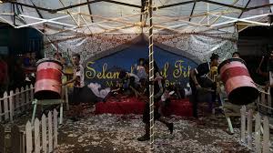 Dekorasi panggung harus disesuaikan dengan. Petasan Meriahkan Malam Takbiran Di Jalan Tambak Manggarai