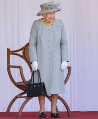 Irrespective of the actual day upon which the sovereign was born, a saturday in june is annually set aside to celebrate the monarch's birth with pomp, pageantry, and. Rnaopgxeik4em