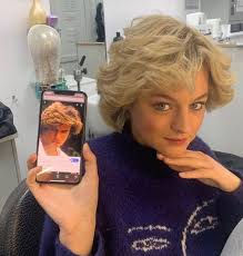 How old is emma corrin? The Crown S Emma Corrin Shares More Candid Backstage Clips As Princess Diana Internewscast