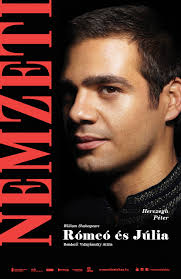 A Nemzeti Rómeó és Júlia plakátjai árasztották el Budapestet