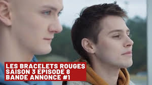 Malgré les maladies dont ils souffrent et qu'ils doivent combattre au quotidien, thomas, clément, roxane, mehdi, sarah et côme, qui forment la bande des bracelets rouges, sont bien décidés à. Bande Annonce 1 Episode 8 Saison 3 Fin Les Bracelets Rouges 20 Avril 2020 Tf1 Youtube