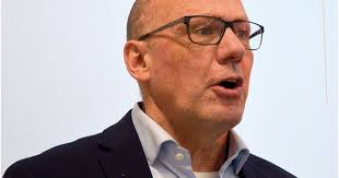 Standardisation: “We have to return to simpler structures”