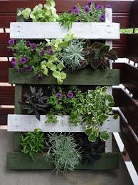 Amazing Uses For Old Pallets 24 Pics Paletten Garten Pflanzen Palettengarten