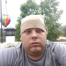 Why do late model Briggs motors not have an oil drain plug?