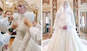 Diana had several practice sessions walking. Ezrhc20m6uz1om