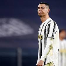 Cristiano ronaldo shoots to top of instagram rich list. Soal Kontrak Cristiano Ronaldo Juventus Mungkin Kehabisan Waktu Bola Liputan6 Com