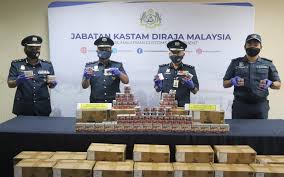 Pengangkutan bagasi pesawat penumpang dikawal oleh peraturan khas. Bernama Kastam Sita Dua Kontena Cecair Rokok Elektronik Dari Amerika Syarikat