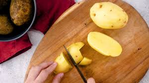 Oct 01, 2020 · bring water to a boil over high heat, then reduce heat to medium and cook at rapid simmer until potatoes are easily pierced with a paring knife, about 10 minutes for chopped potatoes and 20 minutes. 3 Ways To Boil Potatoes Wikihow