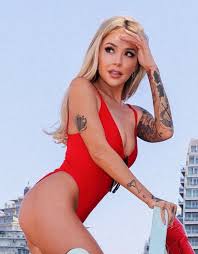 OnlyFans Model in cosplay - FameRegistry.com