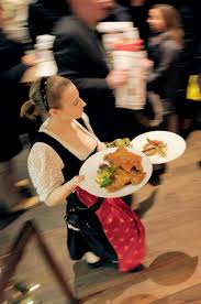 Ruhe Bewahren Im Bayerischen Wirtshaus Der Pschorr Bayerische Spezialitaten Bayerische Kuche Bayerische