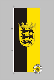 Der obere ist schwarz, der untere gelb. Baden Wurttemberg Mit Wappen Fahne Hochformat Flagge Flaggen Online De