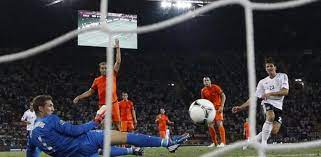 La actuación de holanda, subcampeona del mundo, en la eurocopa 2012, la peor del equipo en un. Eurocopa 2012 Alemania Deja A Holanda Al Borde Del Precipicio