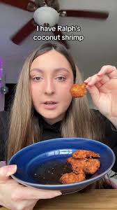 a lil crunchy shrimp asmr for ya #coconutshrimp #eatwithme #foodie #lunch