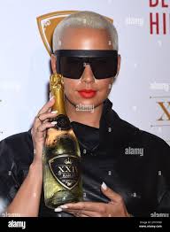 L'Amber Rose lance les vins mousseux XXIV Karat qui se tiennent à l'hôtel  Beverly Hilton Photo Stock