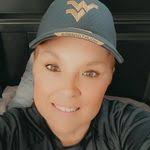 Danielle Dunton's Instagram, Twitter & Facebook